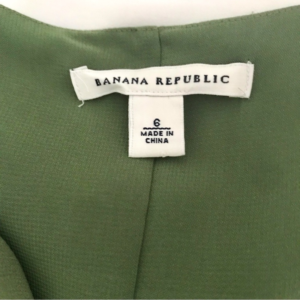 Banana Republic Green Ruffle Dress - Picture 4 of 11